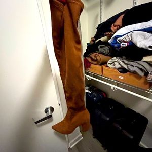 Steve Madden tall boots in chestnut color